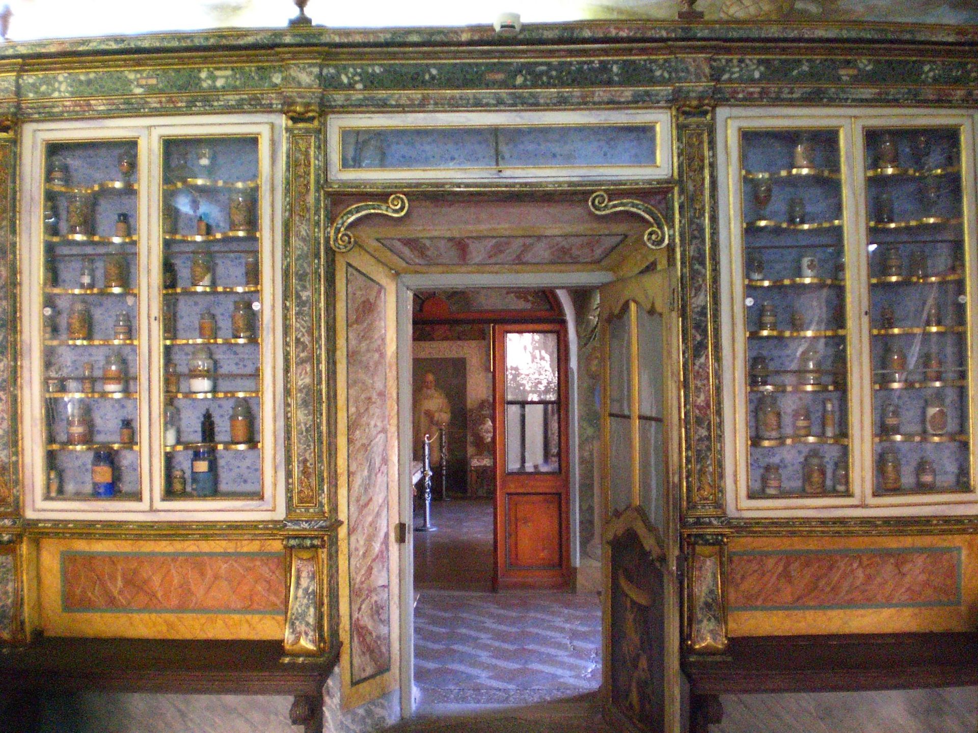 Trisulti's Pharmacy (14).JPG